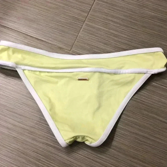 Victoria’s Secret color block bikini - Picture 4 of 5